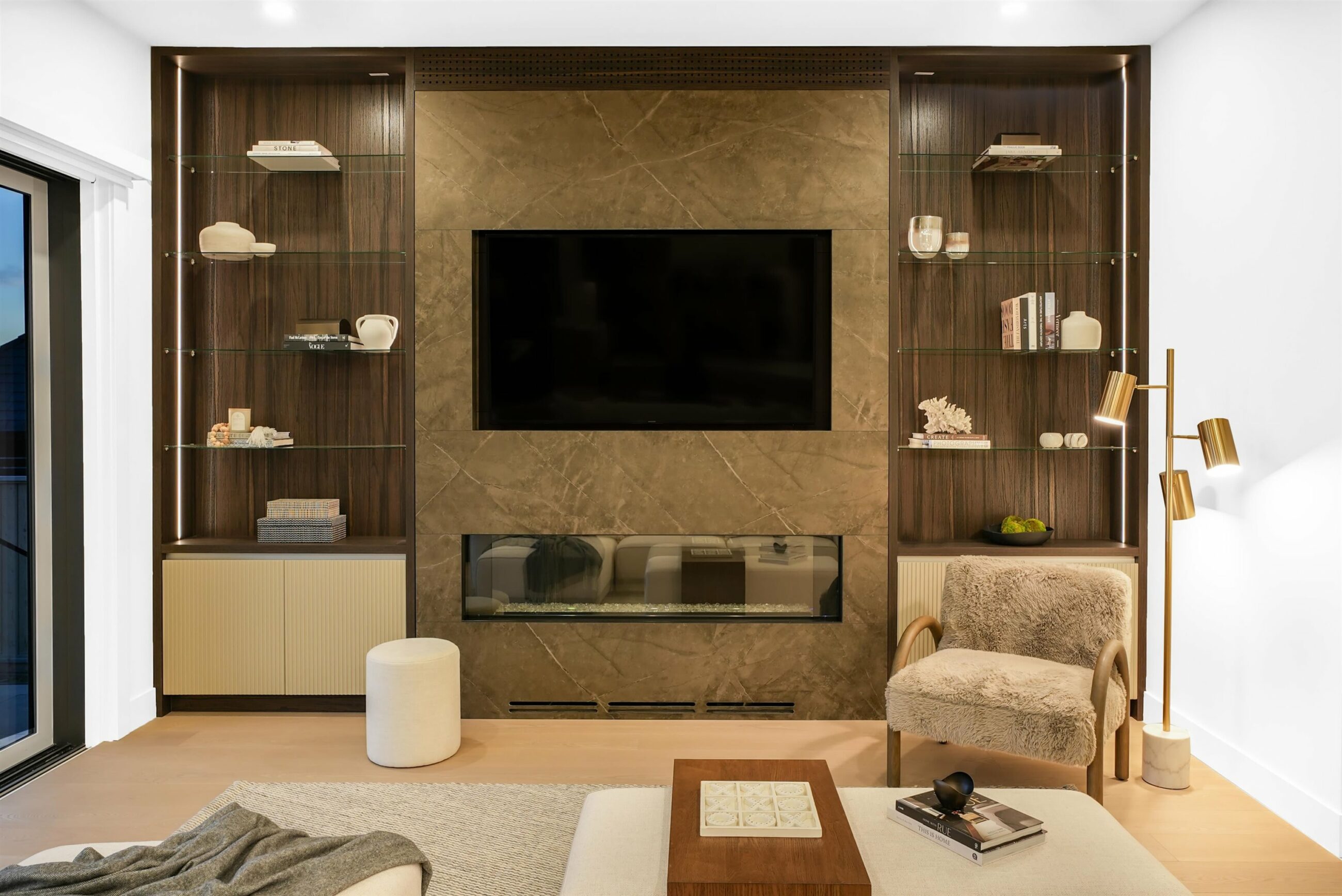 A STUNNING MODERN NEW BUILD IN WEST VANCOUVER - 1130 GORDON AVENUE