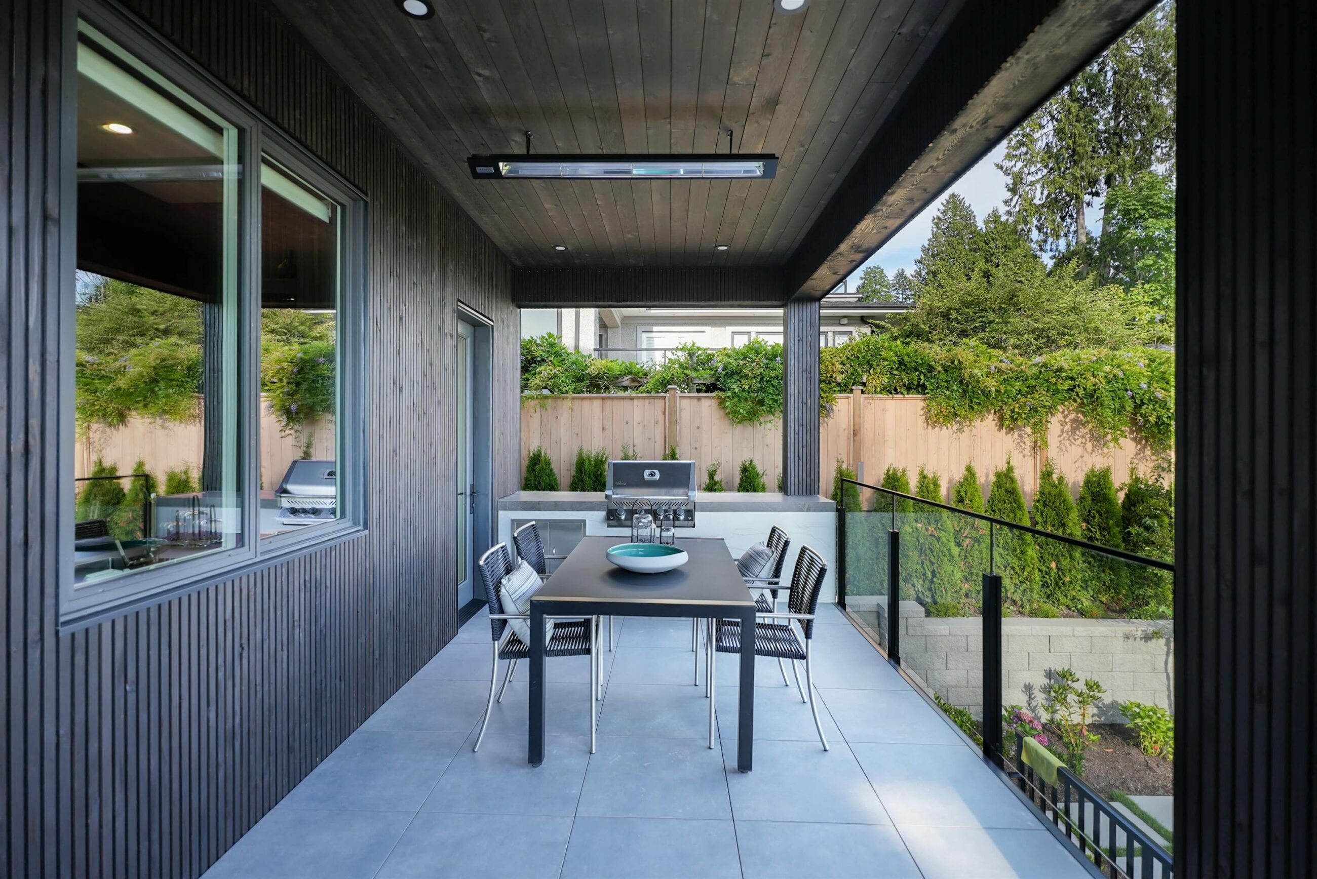 A STUNNING MODERN NEW BUILD IN WEST VANCOUVER - 1130 GORDON AVENUE