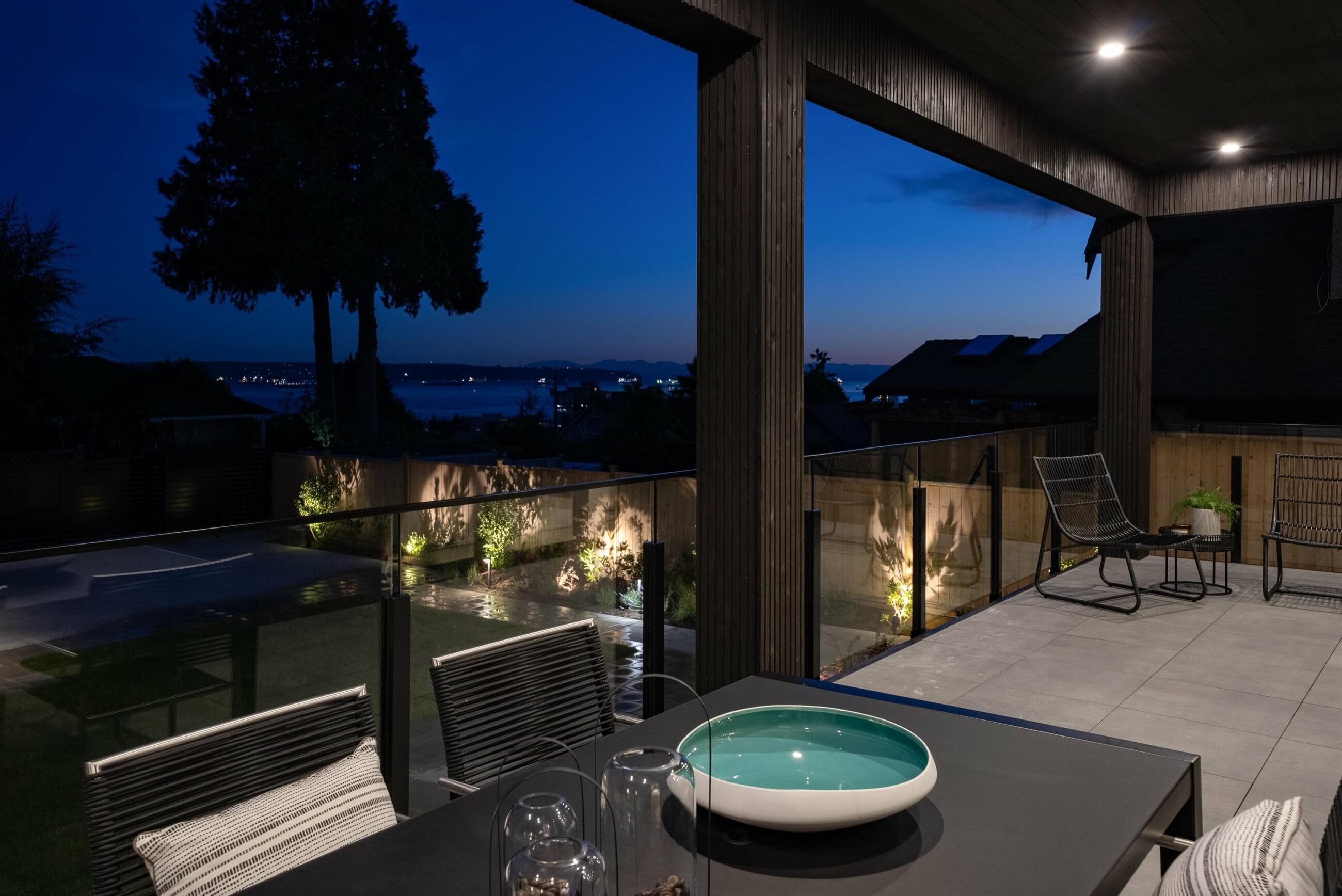 A STUNNING MODERN NEW BUILD IN WEST VANCOUVER - 1130 GORDON AVENUE