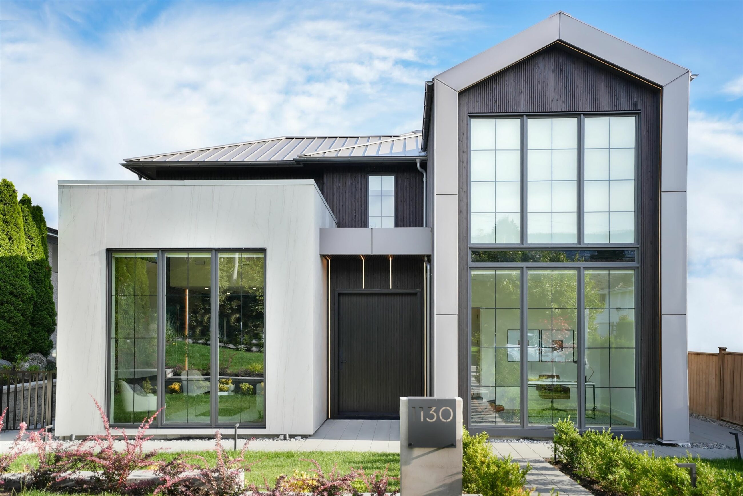 A STUNNING MODERN NEW BUILD IN WEST VANCOUVER - 1130 GORDON AVENUE