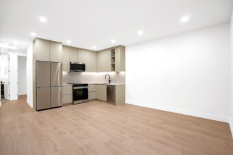 A STUNNING MODERN NEW BUILD IN WEST VANCOUVER - 1130 GORDON AVENUE