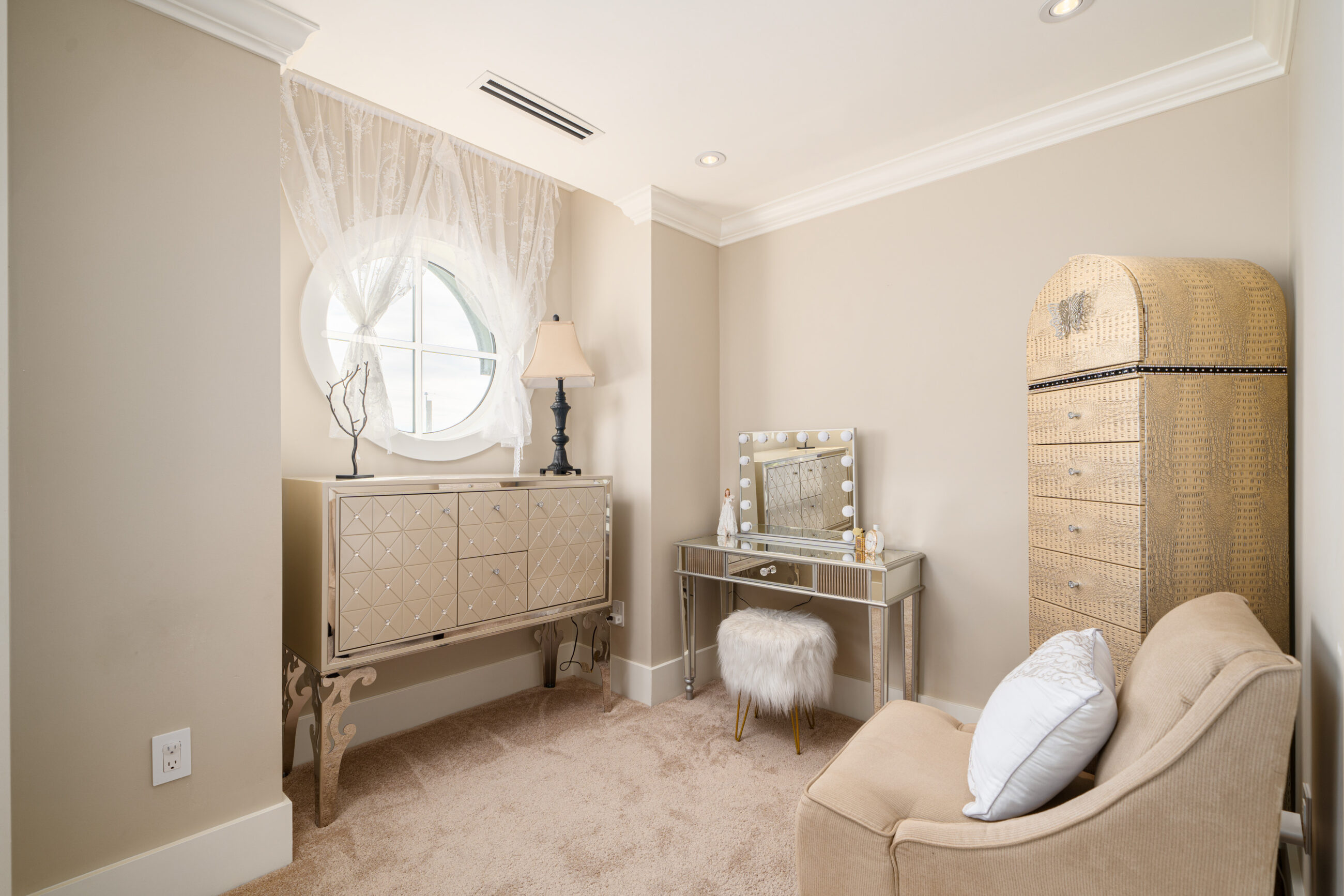 Meet West Vancouver French-style Oceanview Manor, an exquisite residence meticulously designed by a French-Canadian master architect - 2285 Kings Avenue, West Vancouver