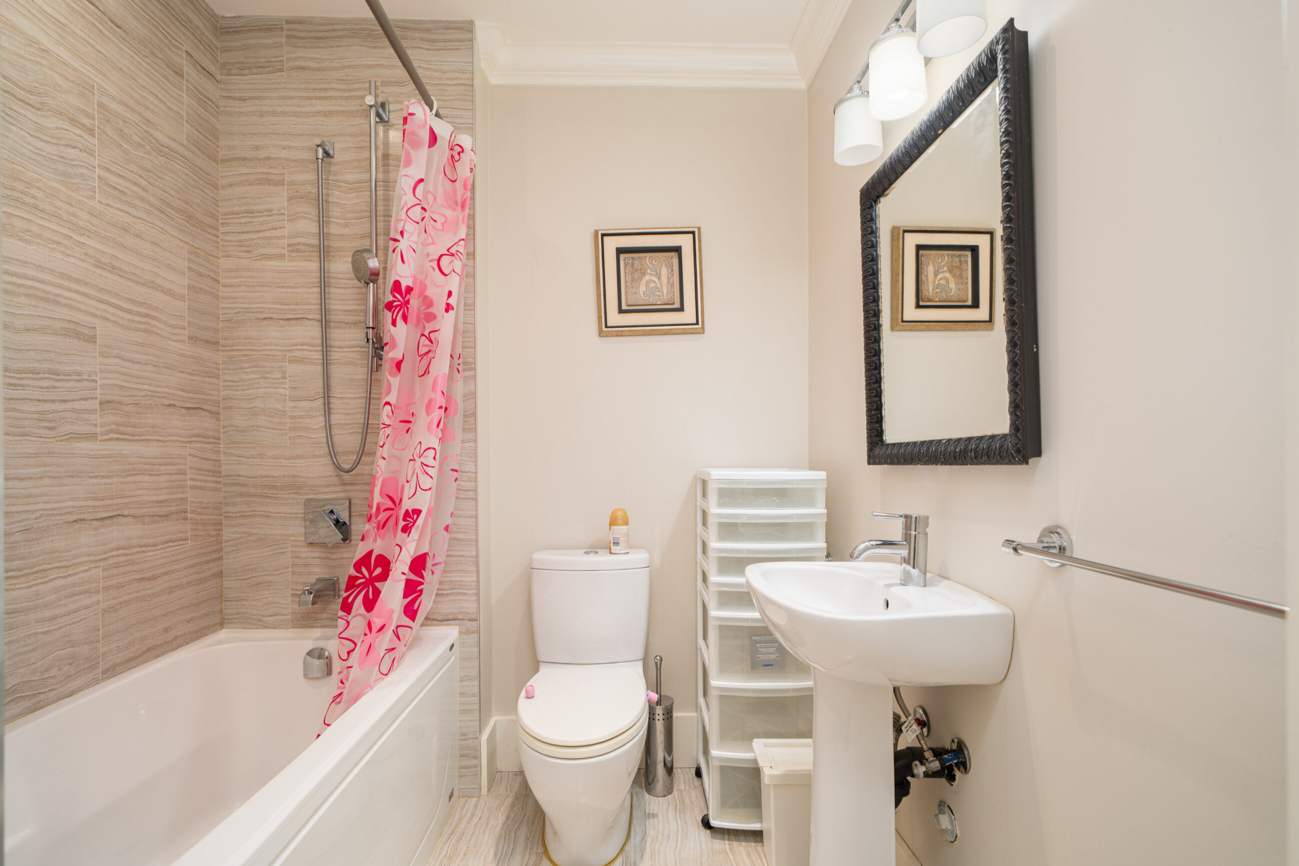 Meet West Vancouver French-style Oceanview Manor, an exquisite residence meticulously designed by a French-Canadian master architect - 2285 Kings Avenue, West Vancouver