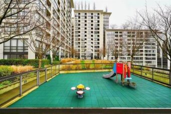 COSMOPOLITAN RETREAT IN THE VIBRANT HEART OF DOWNTOWN VANCOUVER - 1602 938 Smithe Street, Vancouver