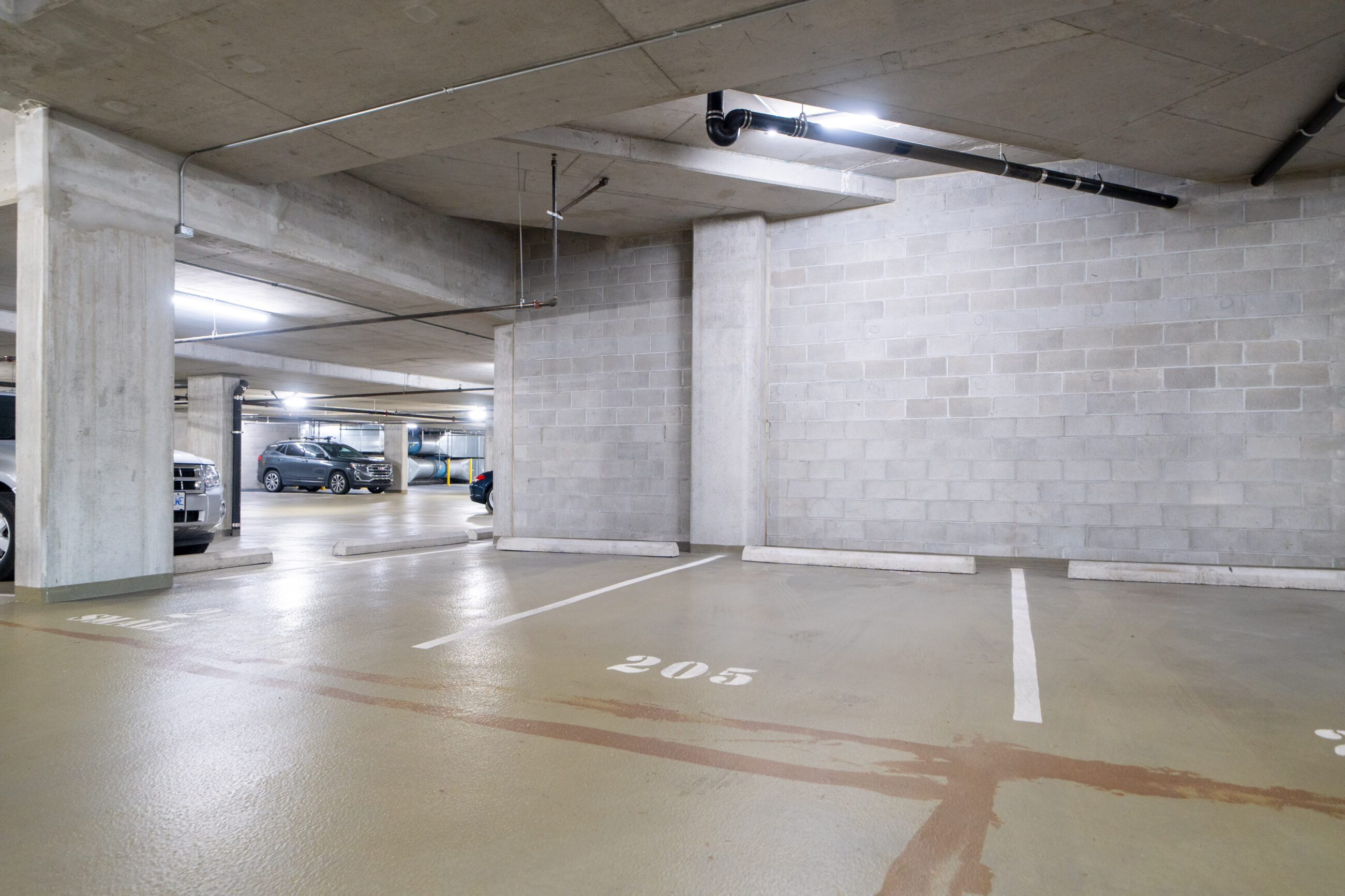 WATERFRONT PENTHOUSE MARINASIDE YALETOWN VANCOUVER DOWNTOWN WITH PRIVATE PATIO STUNNING VIEW — 3903 1033 Marinaside Crescent