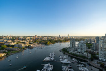 WATERFRONT PENTHOUSE MARINASIDE YALETOWN VANCOUVER DOWNTOWN WITH PRIVATE PATIO STUNNING VIEW — 3903 1033 Marinaside Crescent