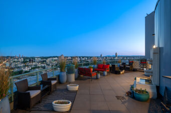 WATERFRONT PENTHOUSE MARINASIDE YALETOWN VANCOUVER DOWNTOWN WITH PRIVATE PATIO STUNNING VIEW — 3903 1033 Marinaside Crescent