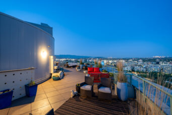 WATERFRONT PENTHOUSE MARINASIDE YALETOWN VANCOUVER DOWNTOWN WITH PRIVATE PATIO STUNNING VIEW — 3903 1033 Marinaside Crescent