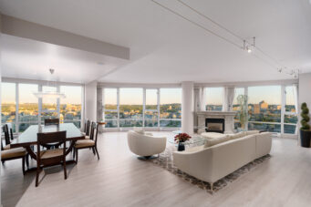 WATERFRONT PENTHOUSE MARINASIDE YALETOWN VANCOUVER DOWNTOWN WITH PRIVATE PATIO STUNNING VIEW — 3903 1033 Marinaside Crescent