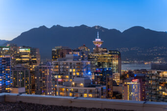 WATERFRONT PENTHOUSE MARINASIDE YALETOWN VANCOUVER DOWNTOWN WITH PRIVATE PATIO STUNNING VIEW — 3903 1033 Marinaside Crescent