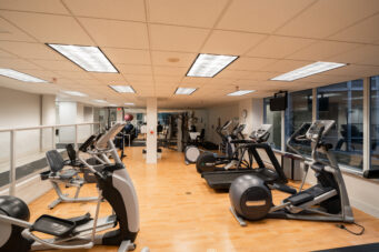 WATERFRONT PENTHOUSE MARINASIDE YALETOWN VANCOUVER DOWNTOWN WITH PRIVATE PATIO STUNNING VIEW — 3903 1033 Marinaside Crescent