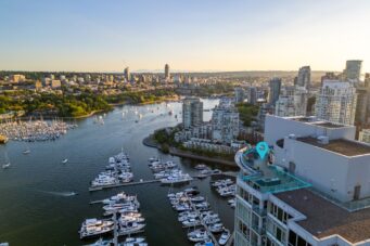 WATERFRONT PENTHOUSE MARINASIDE YALETOWN VANCOUVER DOWNTOWN WITH PRIVATE PATIO STUNNING VIEW — 3903 1033 Marinaside Crescent