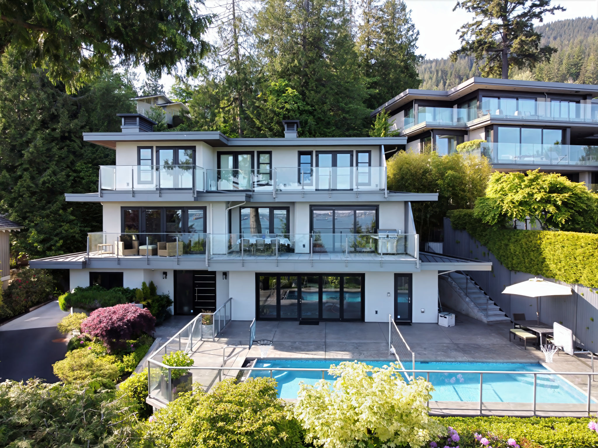 AN EXTRAORDINARY CUSTOM-BUILT RESIDENCE IN ONE OF WEST VANCOUVER’S MOST SOUGHT-AFTER NEIGHBOURHOODS - 3389 Thompson Crescent, West Vancouver