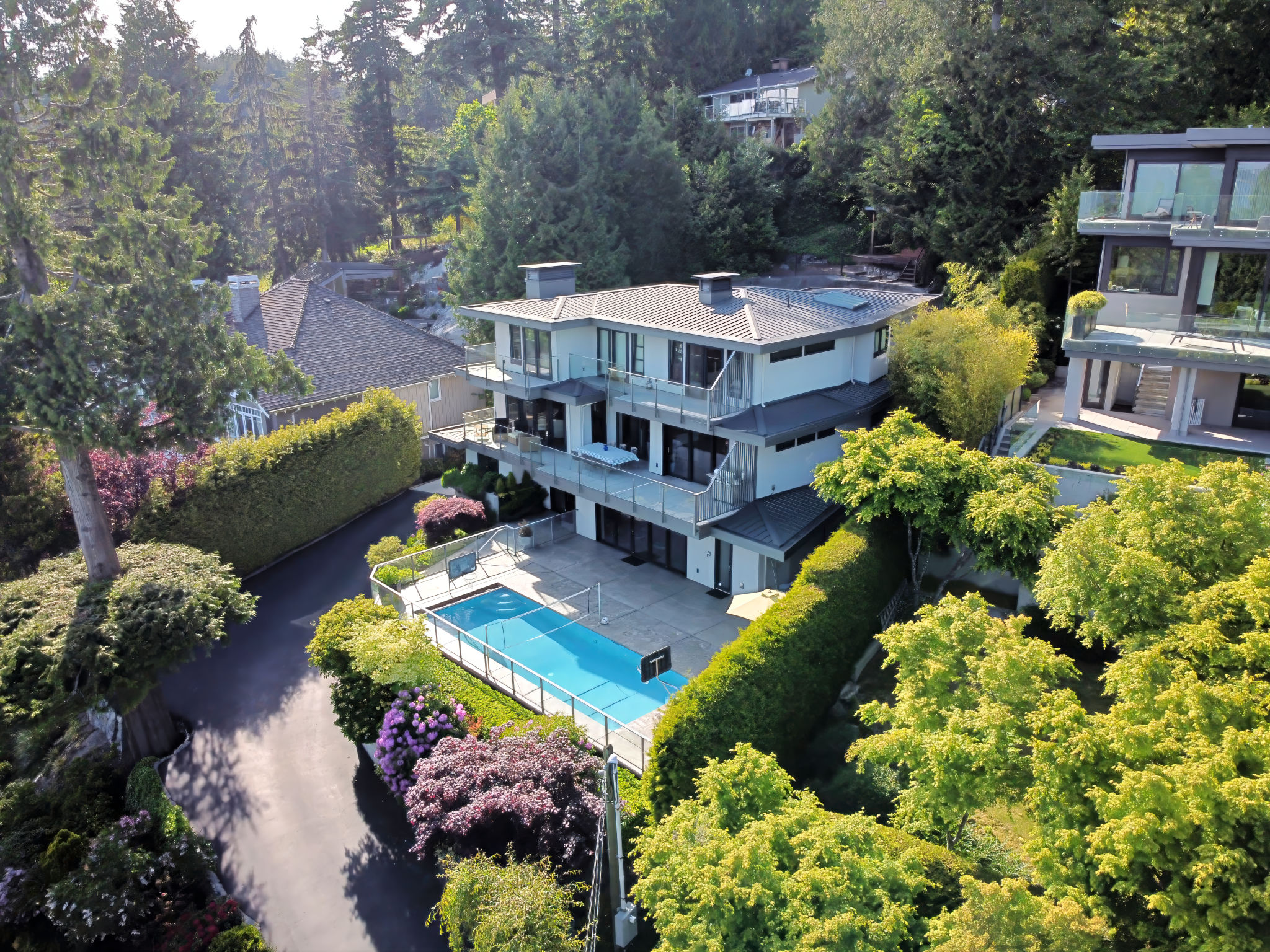 AN EXTRAORDINARY CUSTOM-BUILT RESIDENCE IN ONE OF WEST VANCOUVER’S MOST SOUGHT-AFTER NEIGHBOURHOODS - 3389 Thompson Crescent, West Vancouver