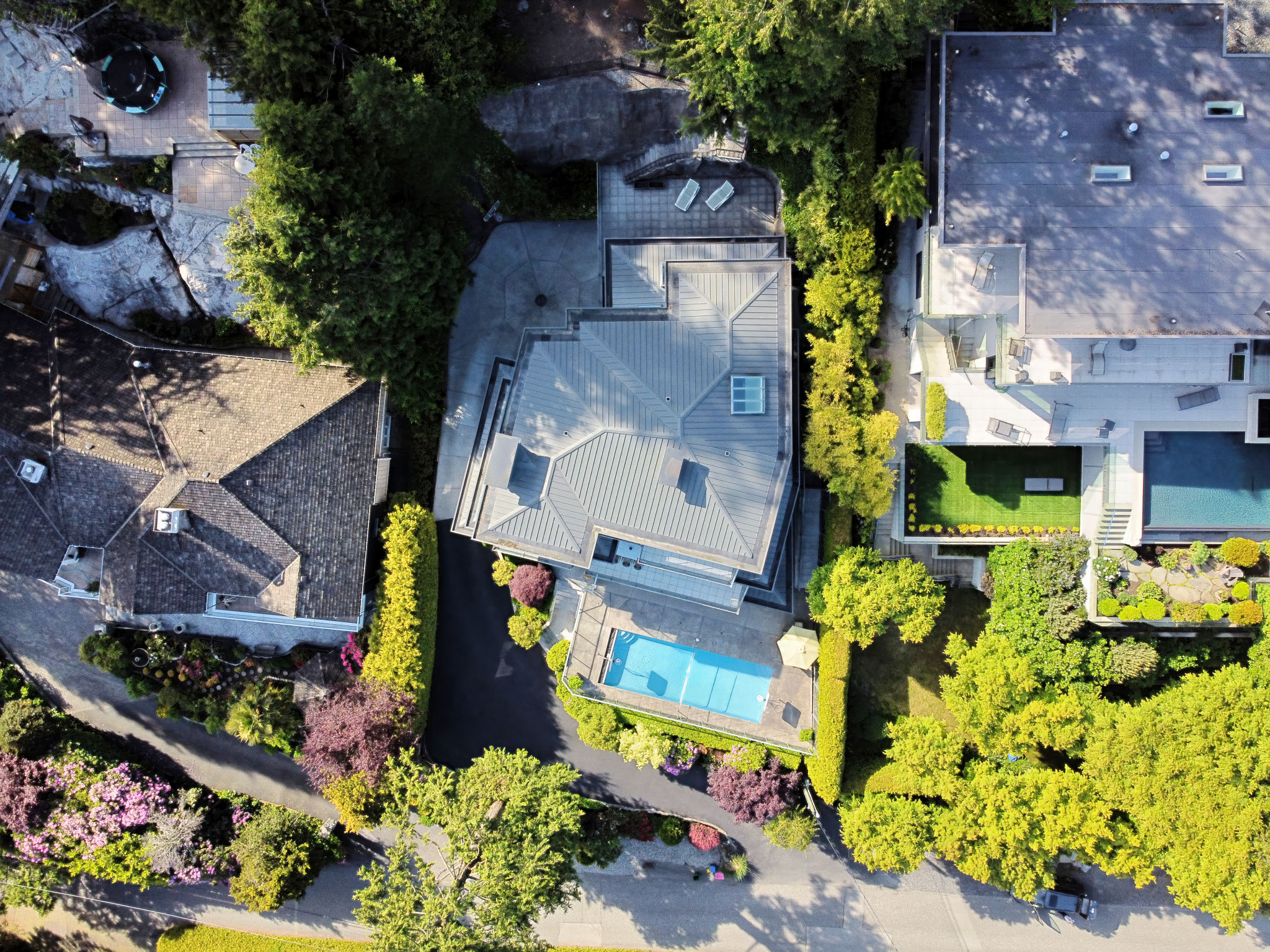 AN EXTRAORDINARY CUSTOM-BUILT RESIDENCE IN ONE OF WEST VANCOUVER’S MOST SOUGHT-AFTER NEIGHBOURHOODS - 3389 Thompson Crescent, West Vancouver