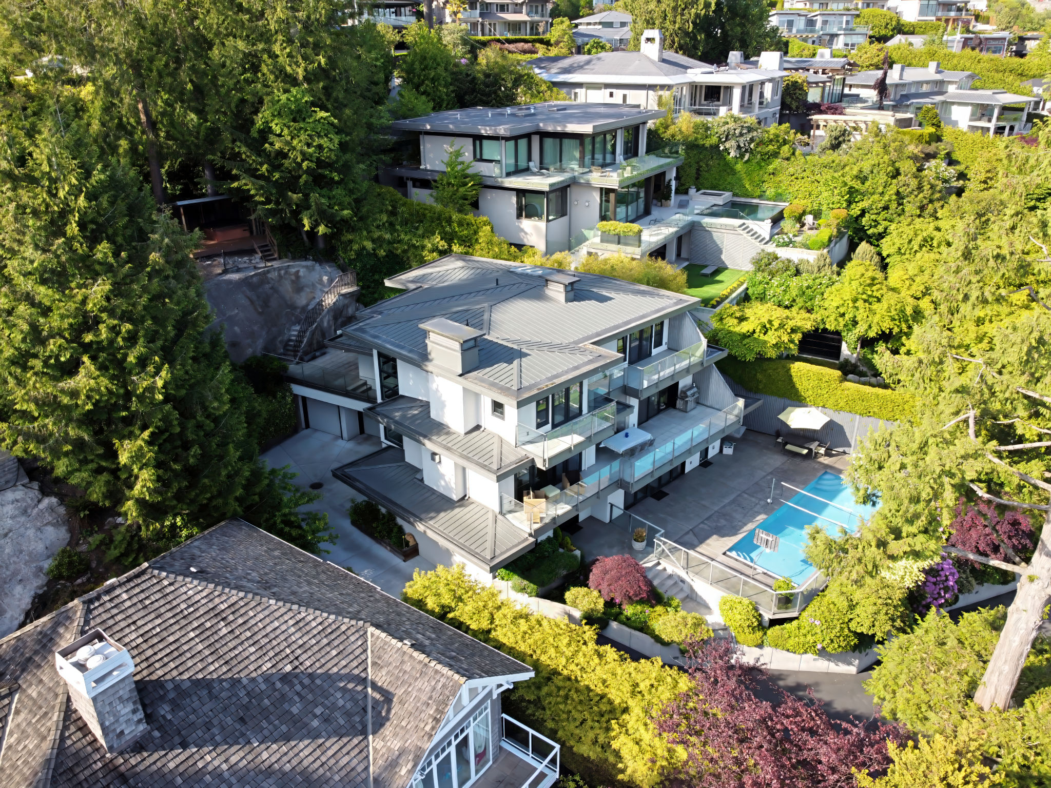 AN EXTRAORDINARY CUSTOM-BUILT RESIDENCE IN ONE OF WEST VANCOUVER’S MOST SOUGHT-AFTER NEIGHBOURHOODS - 3389 Thompson Crescent, West Vancouver