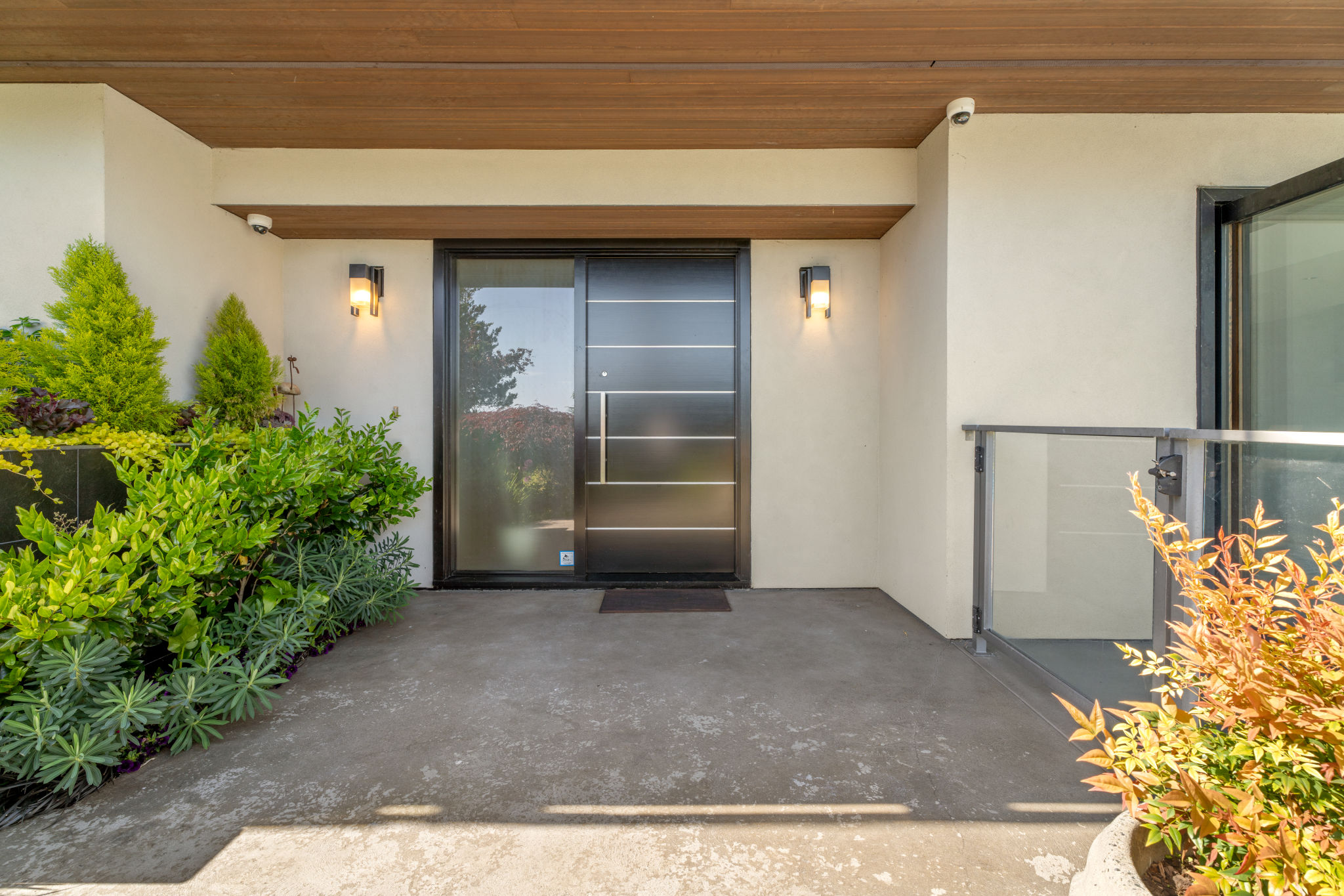 AN EXTRAORDINARY CUSTOM-BUILT RESIDENCE IN ONE OF WEST VANCOUVER’S MOST SOUGHT-AFTER NEIGHBOURHOODS - 3389 Thompson Crescent, West Vancouver