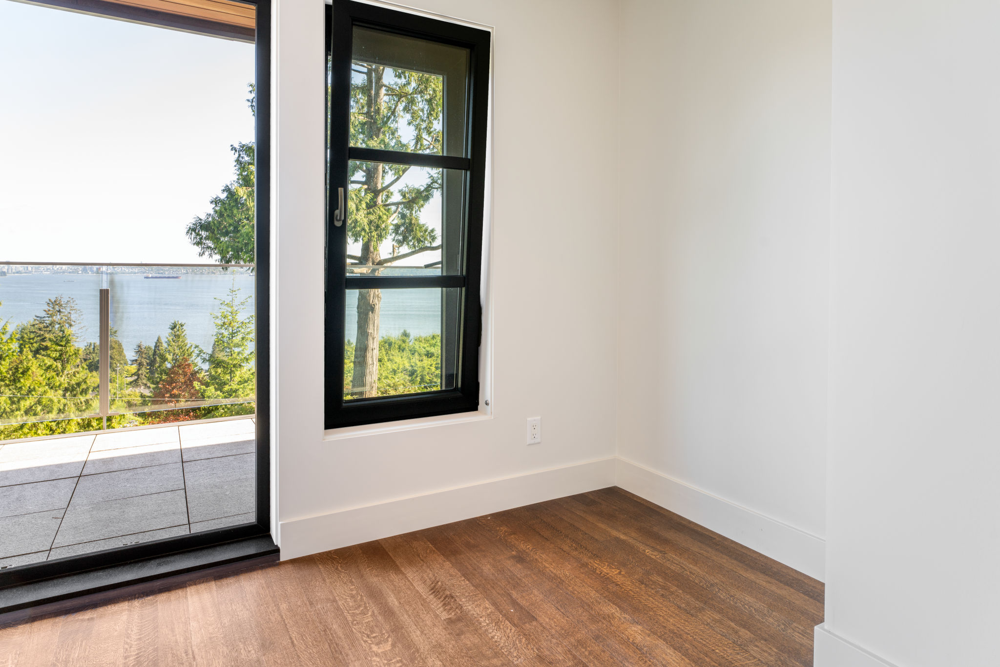 AN EXTRAORDINARY CUSTOM-BUILT RESIDENCE IN ONE OF WEST VANCOUVER’S MOST SOUGHT-AFTER NEIGHBOURHOODS - 3389 Thompson Crescent, West Vancouver