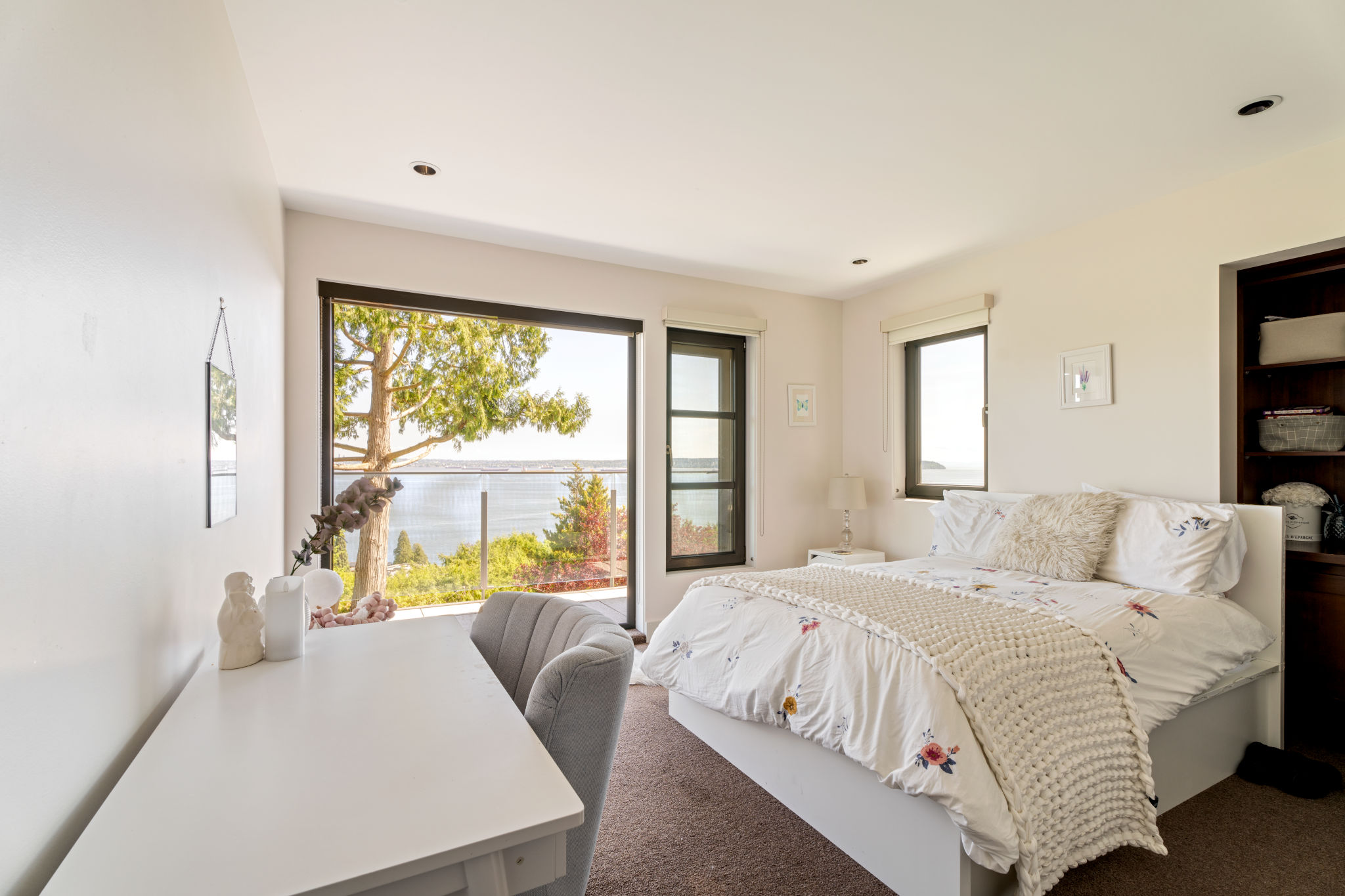 AN EXTRAORDINARY CUSTOM-BUILT RESIDENCE IN ONE OF WEST VANCOUVER’S MOST SOUGHT-AFTER NEIGHBOURHOODS - 3389 Thompson Crescent, West Vancouver