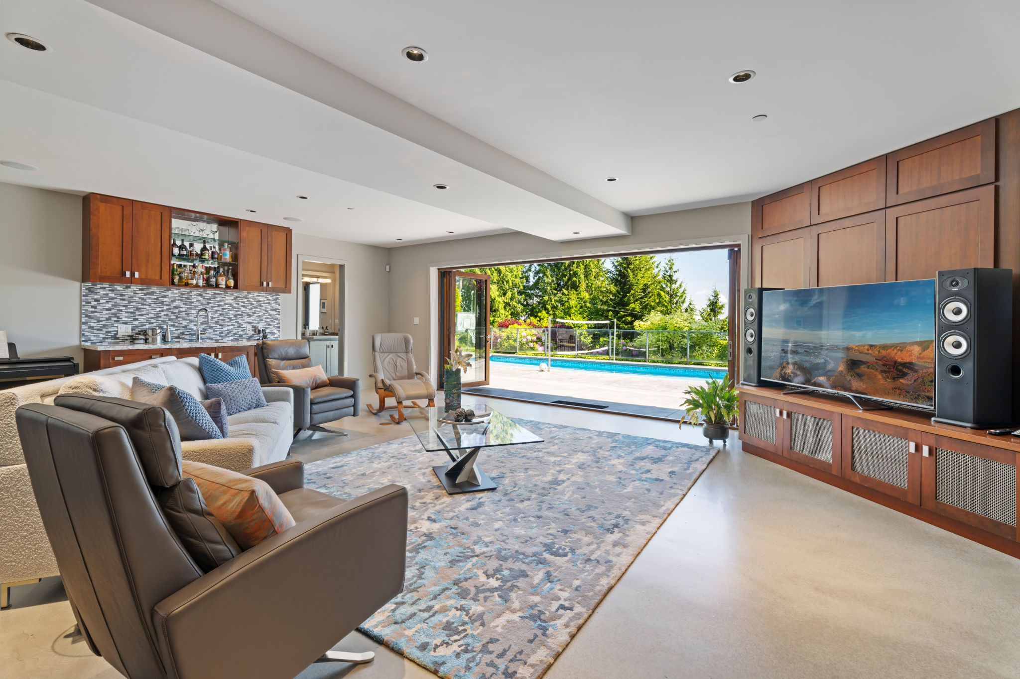 AN EXTRAORDINARY CUSTOM-BUILT RESIDENCE IN ONE OF WEST VANCOUVER’S MOST SOUGHT-AFTER NEIGHBOURHOODS - 3389 Thompson Crescent, West Vancouver