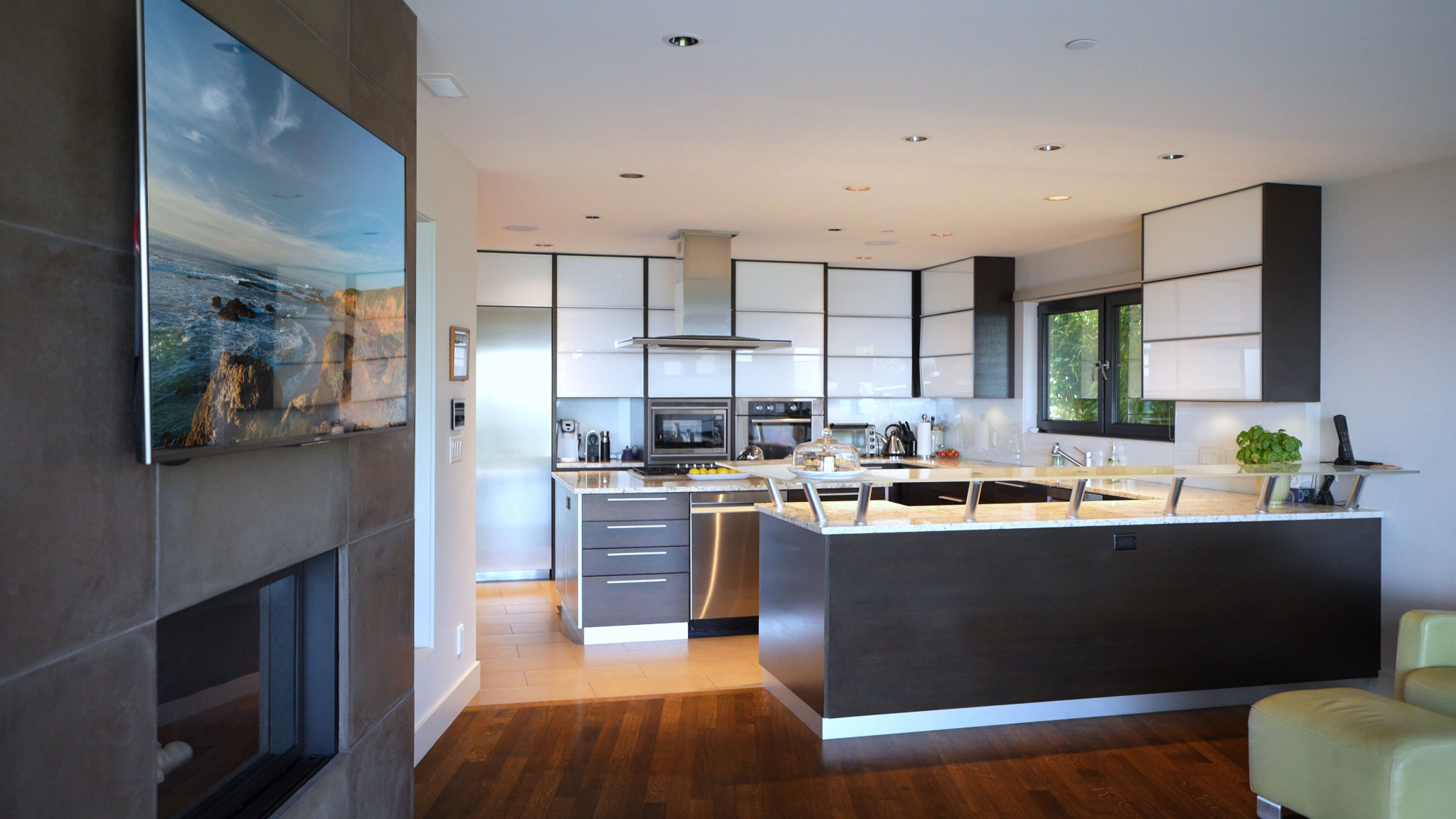 AN EXTRAORDINARY CUSTOM-BUILT RESIDENCE IN ONE OF WEST VANCOUVER’S MOST SOUGHT-AFTER NEIGHBOURHOODS - 3389 Thompson Crescent, West Vancouver