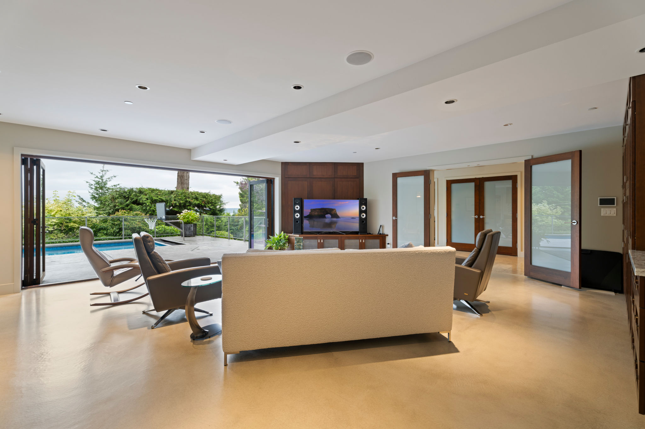 AN EXTRAORDINARY CUSTOM-BUILT RESIDENCE IN ONE OF WEST VANCOUVER’S MOST SOUGHT-AFTER NEIGHBOURHOODS - 3389 Thompson Crescent, West Vancouver