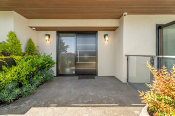 AN EXTRAORDINARY CUSTOM-BUILT RESIDENCE IN ONE OF WEST VANCOUVER’S MOST SOUGHT-AFTER NEIGHBOURHOODS - 3389 Thompson Crescent, West Vancouver