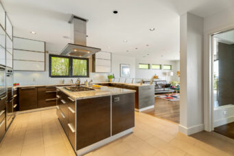 AN EXTRAORDINARY CUSTOM-BUILT RESIDENCE IN ONE OF WEST VANCOUVER’S MOST SOUGHT-AFTER NEIGHBOURHOODS - 3389 Thompson Crescent, West Vancouver