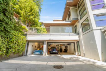 AN EXTRAORDINARY CUSTOM-BUILT RESIDENCE IN ONE OF WEST VANCOUVER’S MOST SOUGHT-AFTER NEIGHBOURHOODS - 3389 Thompson Crescent, West Vancouver