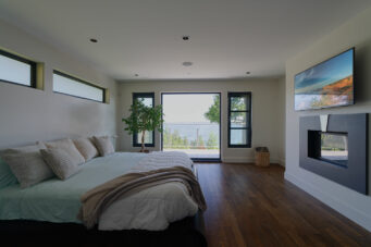 AN EXTRAORDINARY CUSTOM-BUILT RESIDENCE IN ONE OF WEST VANCOUVER’S MOST SOUGHT-AFTER NEIGHBOURHOODS - 3389 Thompson Crescent, West Vancouver