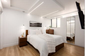 EXPERIENCE REFINED WEST COAST LIVING IN THIS BEAUTIFUL TOWNHOME IN AMBLESIDE - L1 555 13th Street, West Vancouver