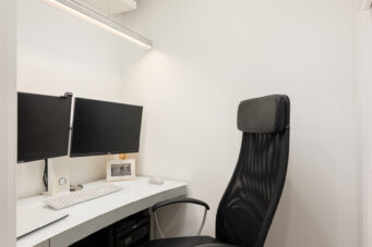 EXPERIENCE REFINED WEST COAST LIVING IN THIS BEAUTIFUL TOWNHOME IN AMBLESIDE - L1 555 13th Street, West Vancouver