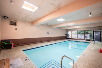 EXPERIENCE REFINED WEST COAST LIVING IN THIS BEAUTIFUL TOWNHOME IN AMBLESIDE - L1 555 13th Street, West Vancouver