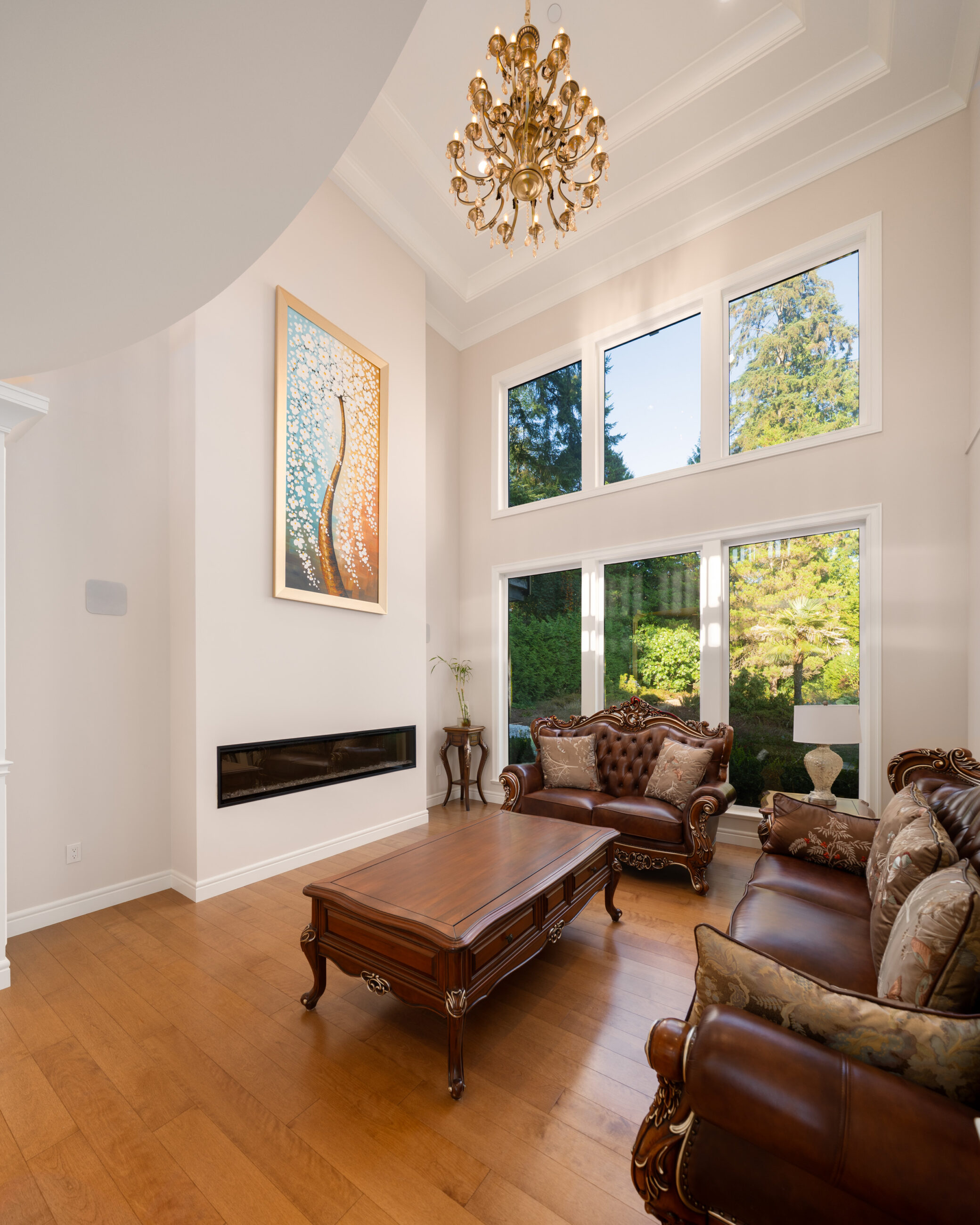 FRENCH-INSPIRED LUXURIOUS PRIVATE RESIDENCE IN WEST VANCOUVER - 920 3rd Street, West Vancouver
