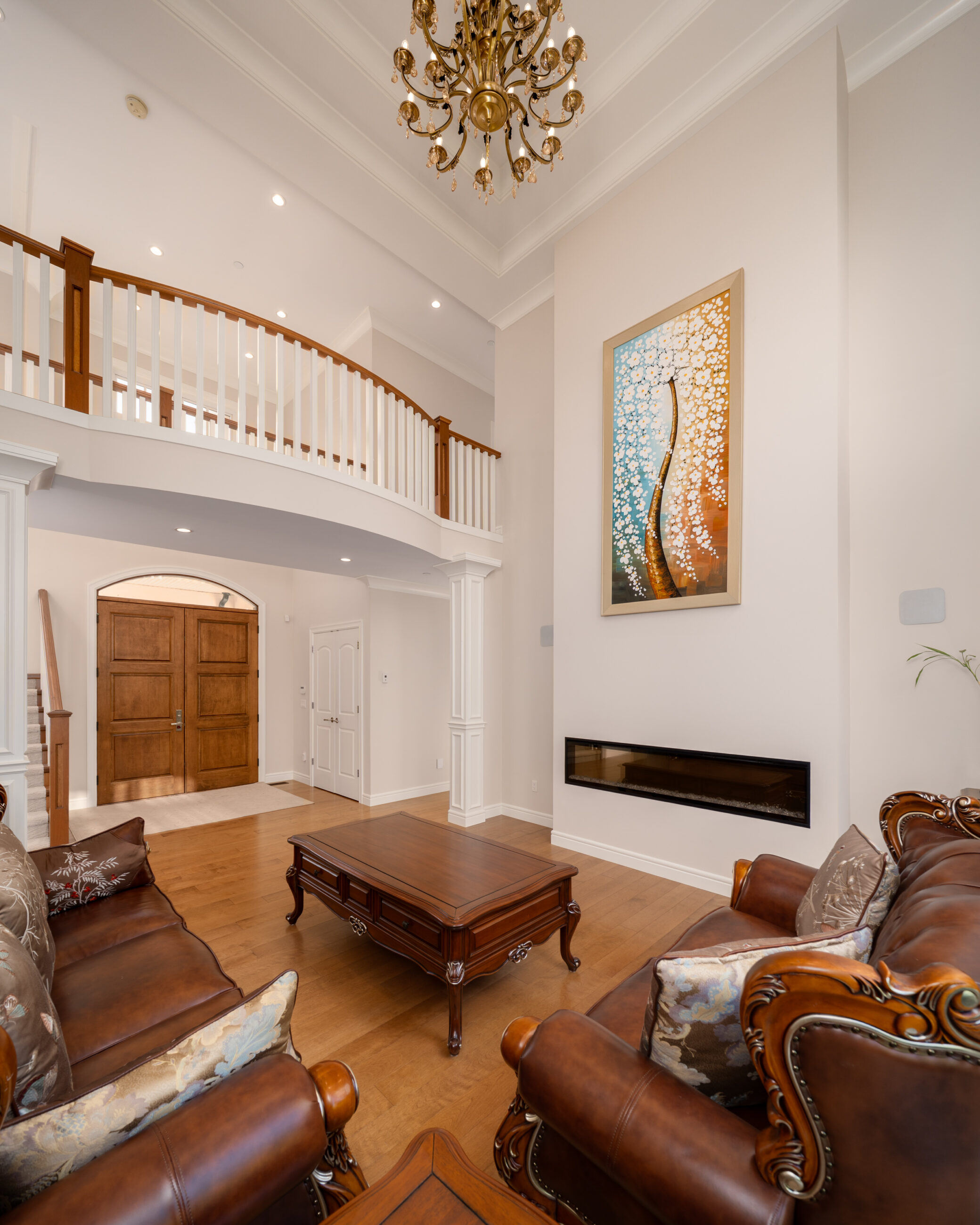 FRENCH-INSPIRED LUXURIOUS PRIVATE RESIDENCE IN WEST VANCOUVER - 920 3rd Street, West Vancouver