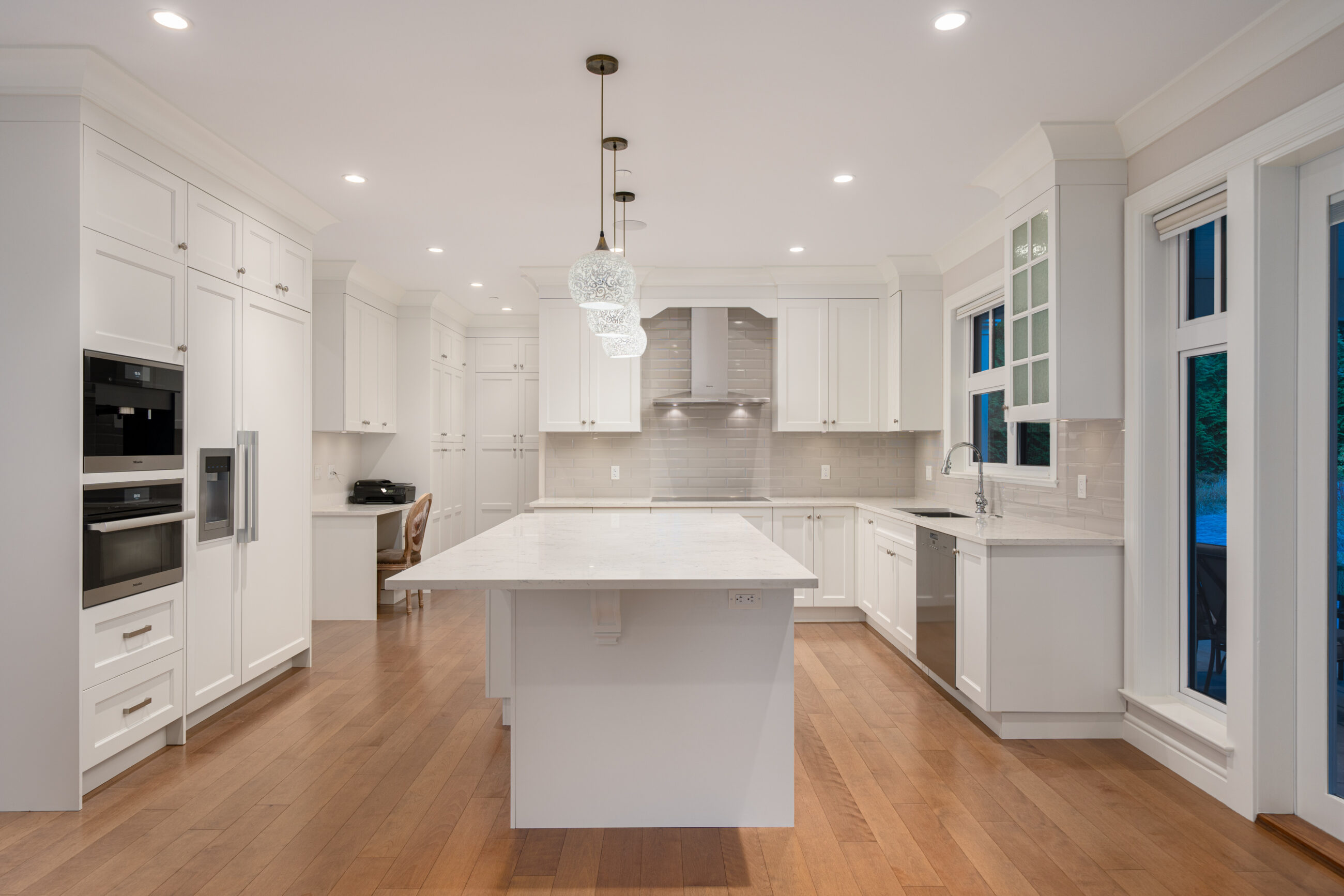 FRENCH-INSPIRED LUXURIOUS PRIVATE RESIDENCE IN WEST VANCOUVER - 920 3rd Street, West Vancouver