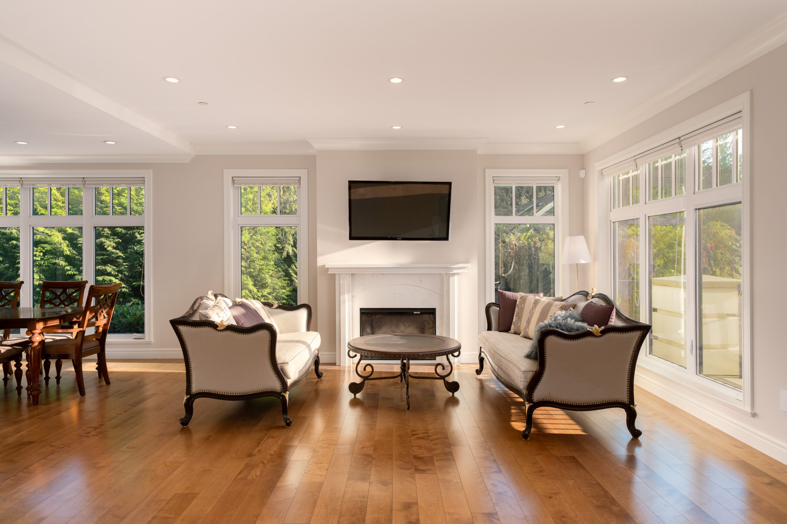 FRENCH-INSPIRED LUXURIOUS PRIVATE RESIDENCE IN WEST VANCOUVER - 920 3rd Street, West Vancouver