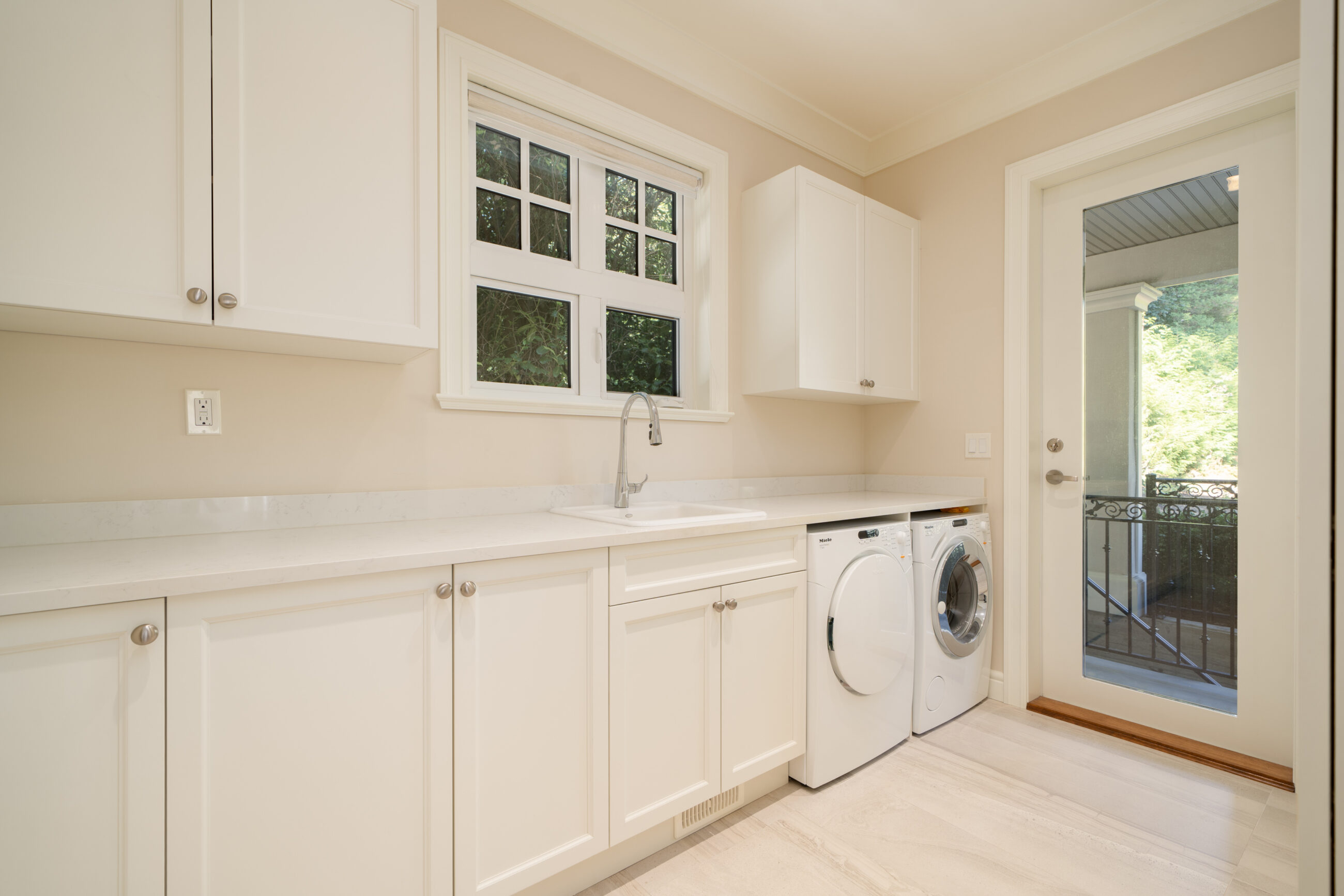 FRENCH-INSPIRED LUXURIOUS PRIVATE RESIDENCE IN WEST VANCOUVER - 920 3rd Street, West Vancouver