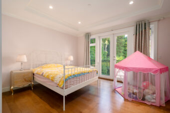 FRENCH-INSPIRED LUXURIOUS PRIVATE RESIDENCE IN WEST VANCOUVER - 920 3rd Street, West Vancouver