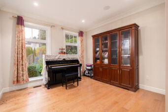 FRENCH-INSPIRED LUXURIOUS PRIVATE RESIDENCE IN WEST VANCOUVER - 920 3rd Street, West Vancouver