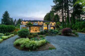 FRENCH-INSPIRED LUXURIOUS PRIVATE RESIDENCE IN WEST VANCOUVER - 920 3rd Street, West Vancouver