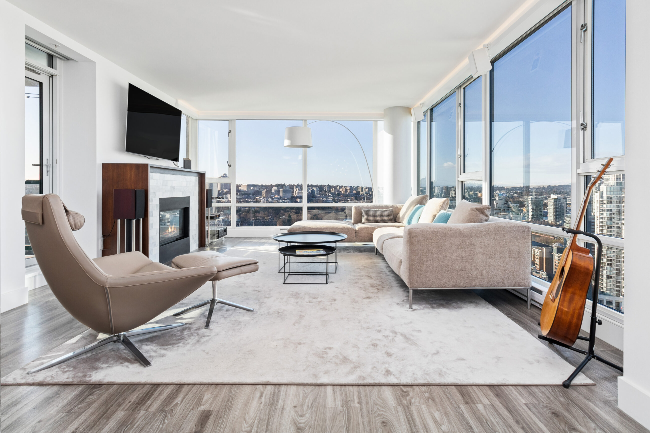 EXCEPTIONAL WATERFRONT TROPHY RESIDENCE ALONG THE PRESTIGIOUS MARINASIDE WATERFRONT PROMENADE - 3307 1033 Marinaside Crescent