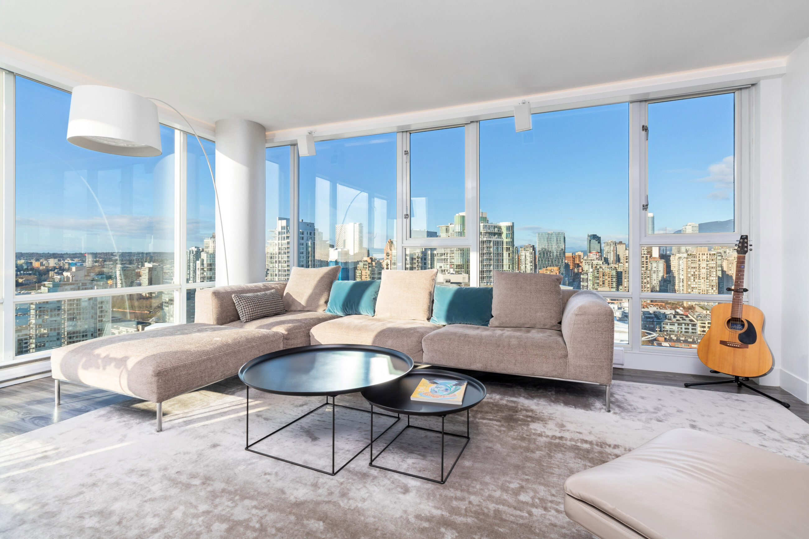 EXCEPTIONAL WATERFRONT TROPHY RESIDENCE ALONG THE PRESTIGIOUS MARINASIDE WATERFRONT PROMENADE – 3307 1033 Marinaside Crescent