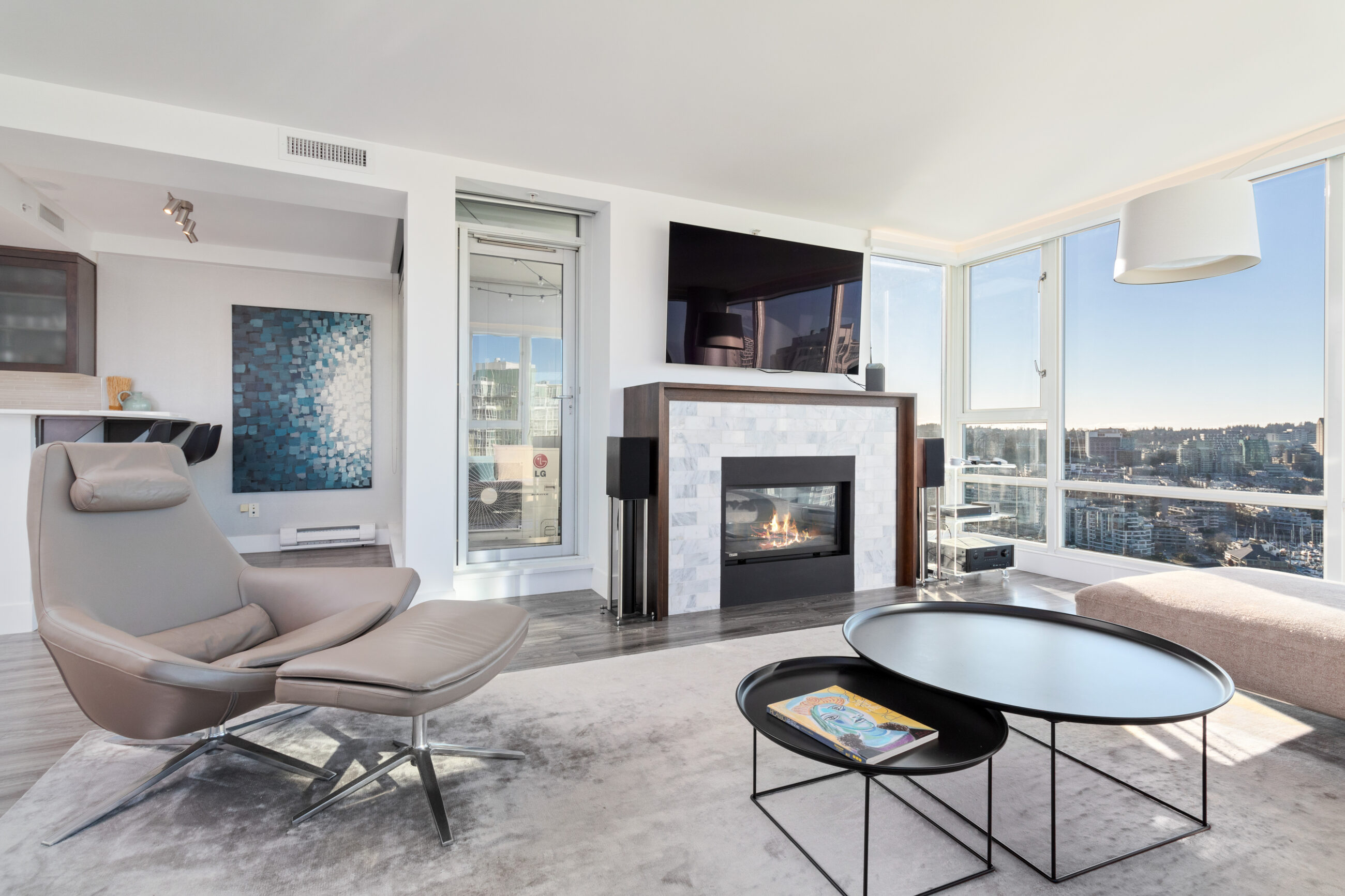 EXCEPTIONAL WATERFRONT TROPHY RESIDENCE ALONG THE PRESTIGIOUS MARINASIDE WATERFRONT PROMENADE - 3307 1033 Marinaside Crescent