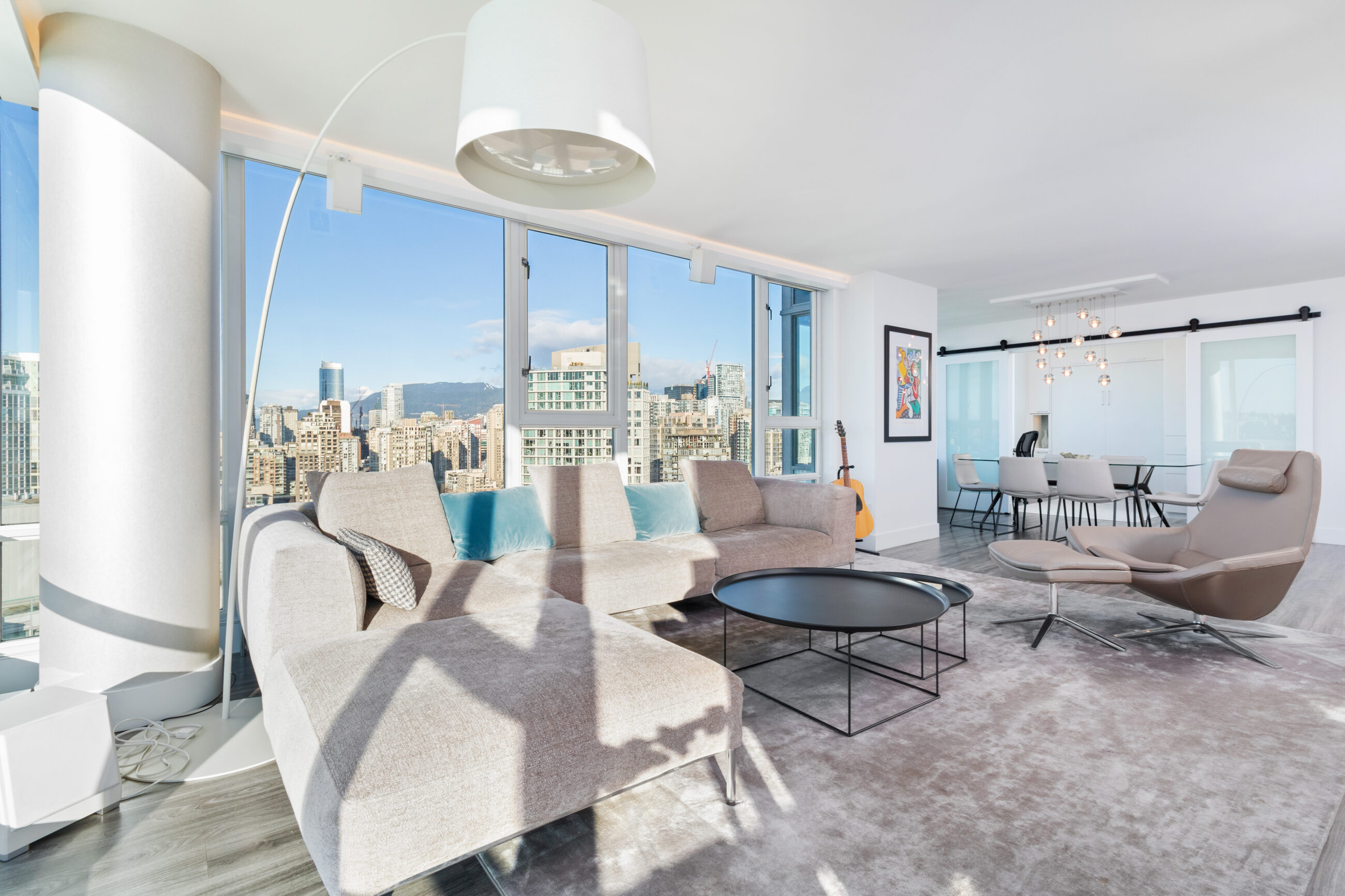 EXCEPTIONAL WATERFRONT TROPHY RESIDENCE ALONG THE PRESTIGIOUS MARINASIDE WATERFRONT PROMENADE – 3307 1033 Marinaside Crescent