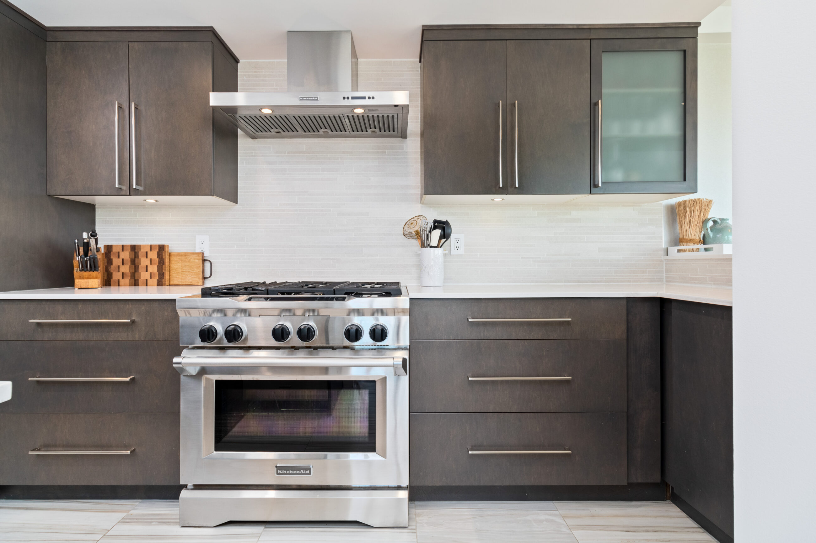 EXCEPTIONAL WATERFRONT TROPHY RESIDENCE ALONG THE PRESTIGIOUS MARINASIDE WATERFRONT PROMENADE - 3307 1033 Marinaside Crescent