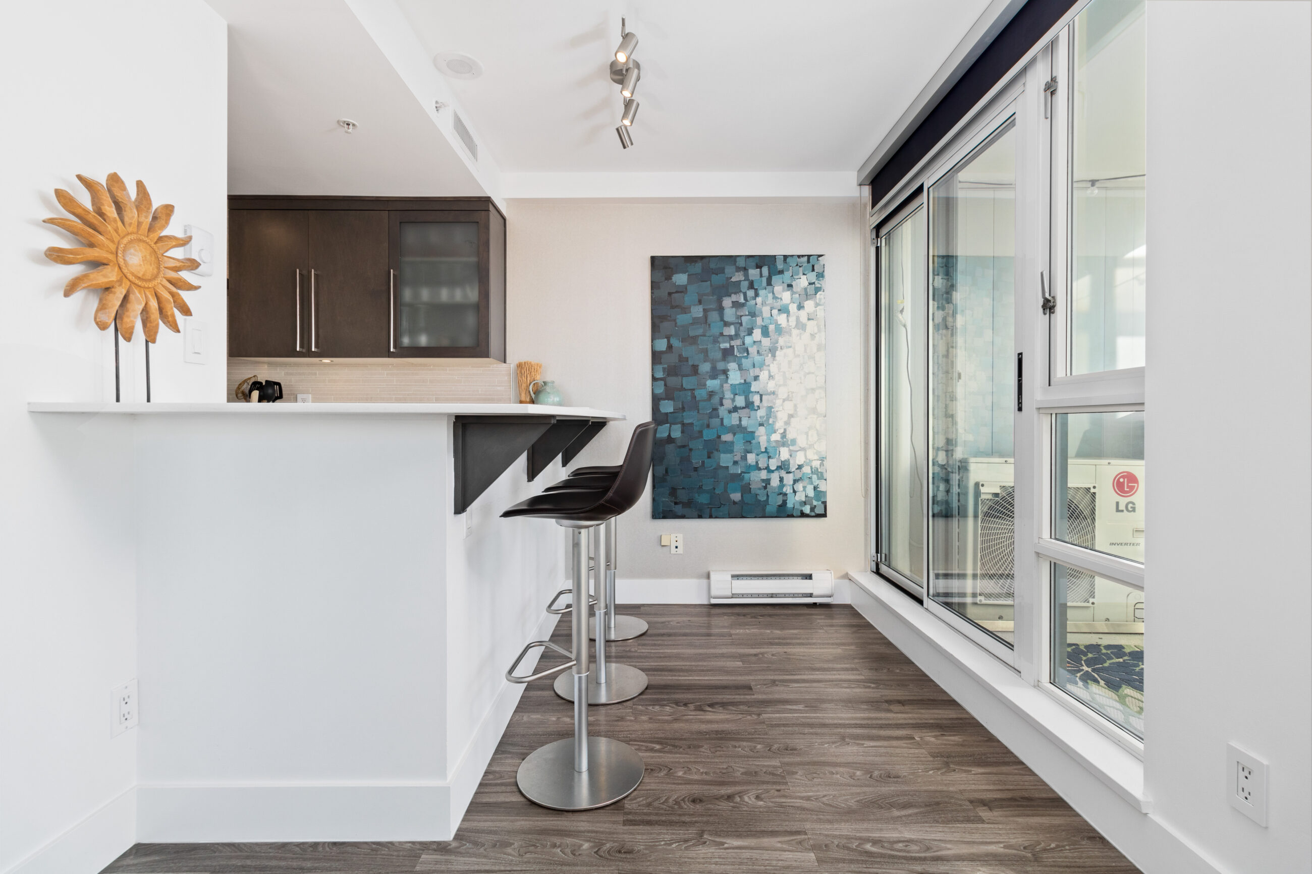 EXCEPTIONAL WATERFRONT TROPHY RESIDENCE ALONG THE PRESTIGIOUS MARINASIDE WATERFRONT PROMENADE - 3307 1033 Marinaside Crescent