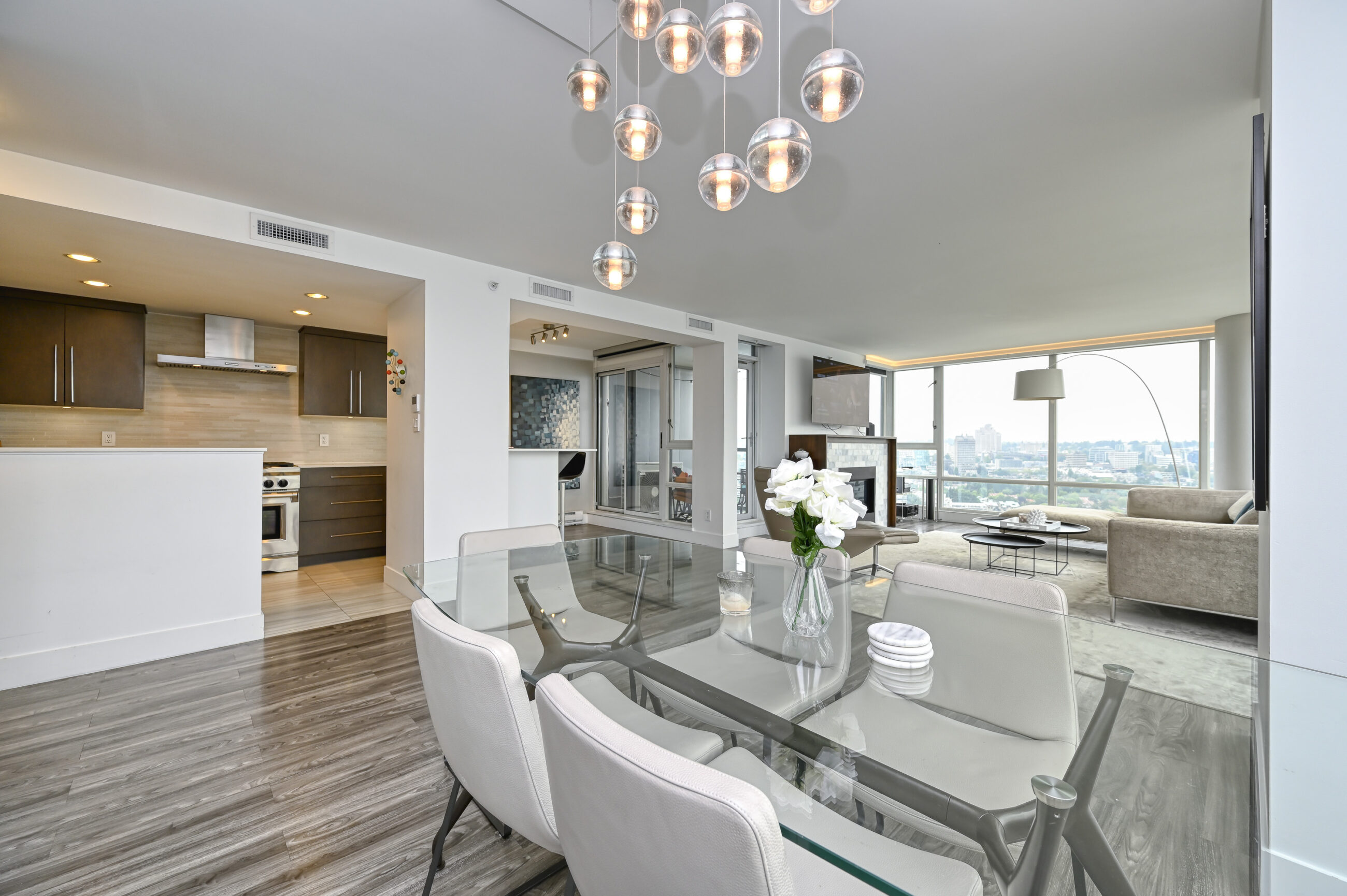 EXCEPTIONAL WATERFRONT TROPHY RESIDENCE ALONG THE PRESTIGIOUS MARINASIDE WATERFRONT PROMENADE - 3307 1033 Marinaside Crescent