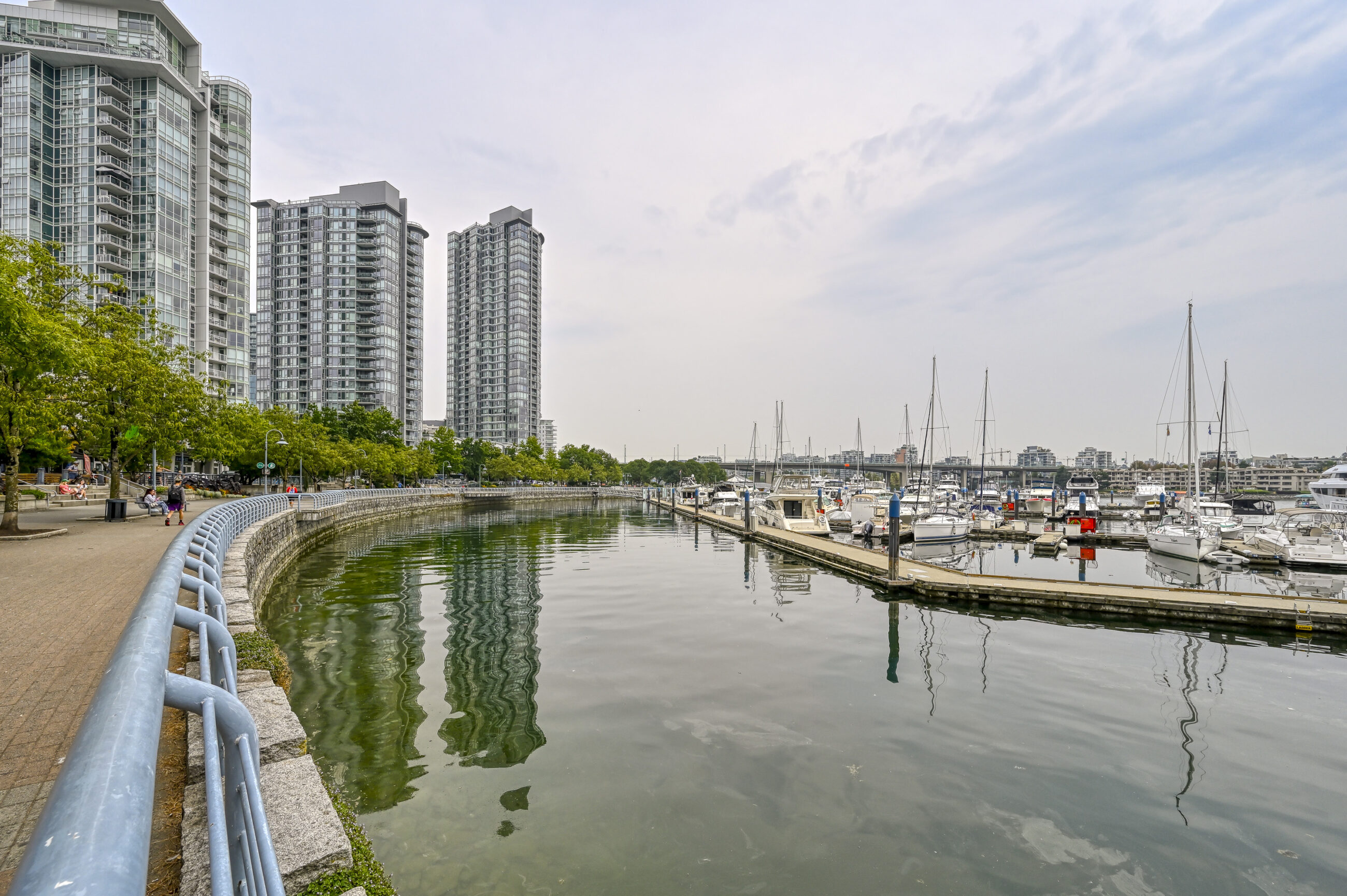 EXCEPTIONAL WATERFRONT TROPHY RESIDENCE ALONG THE PRESTIGIOUS MARINASIDE WATERFRONT PROMENADE - 3307 1033 Marinaside Crescent