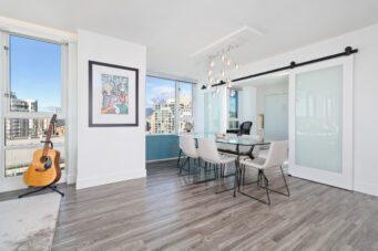 EXCEPTIONAL WATERFRONT TROPHY RESIDENCE ALONG THE PRESTIGIOUS MARINASIDE WATERFRONT PROMENADE - 3307 1033 Marinaside Crescent